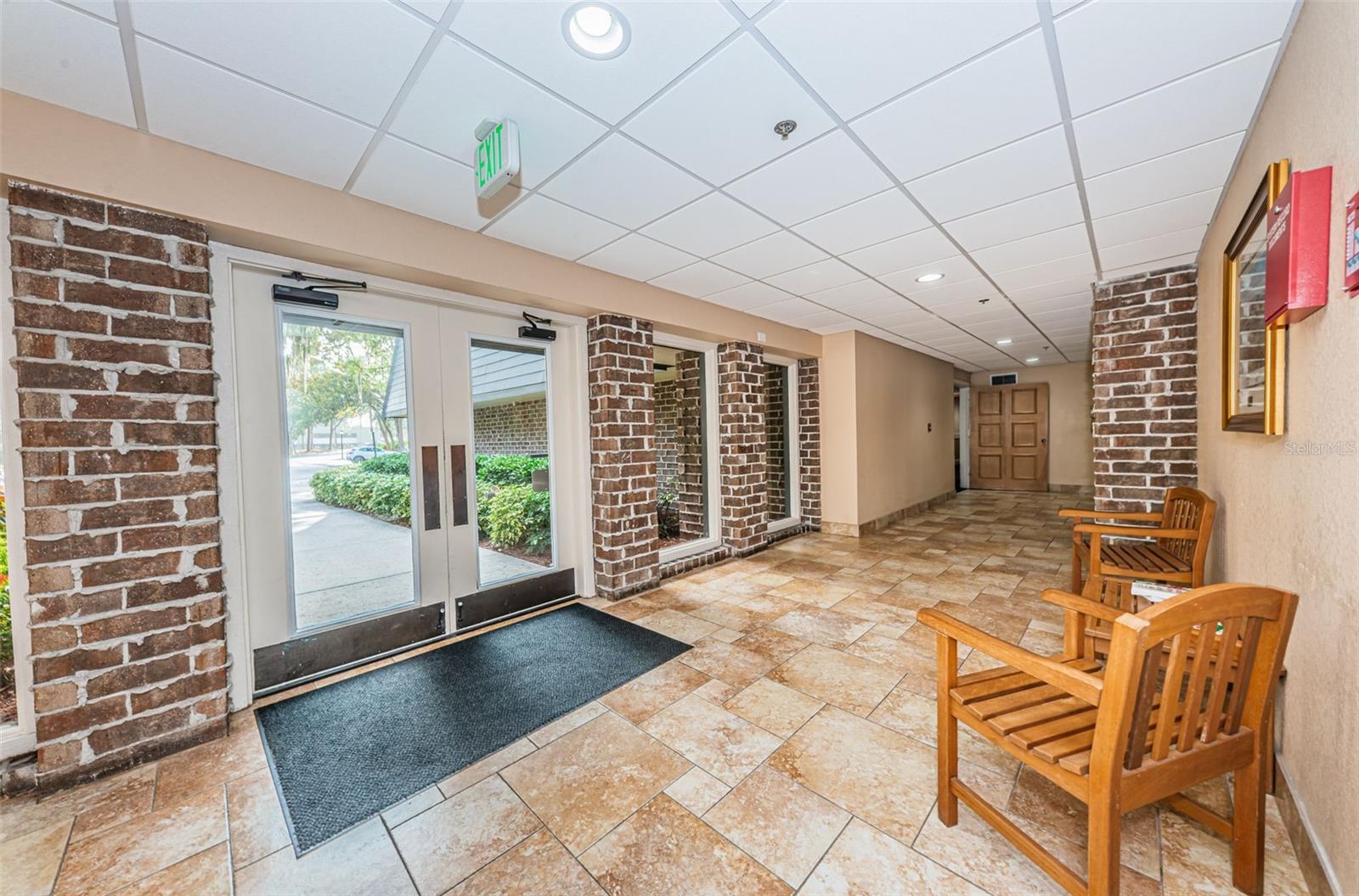 36750 US HIGHWAY 19 N, #3-209, Palm Harbor, FL 34683