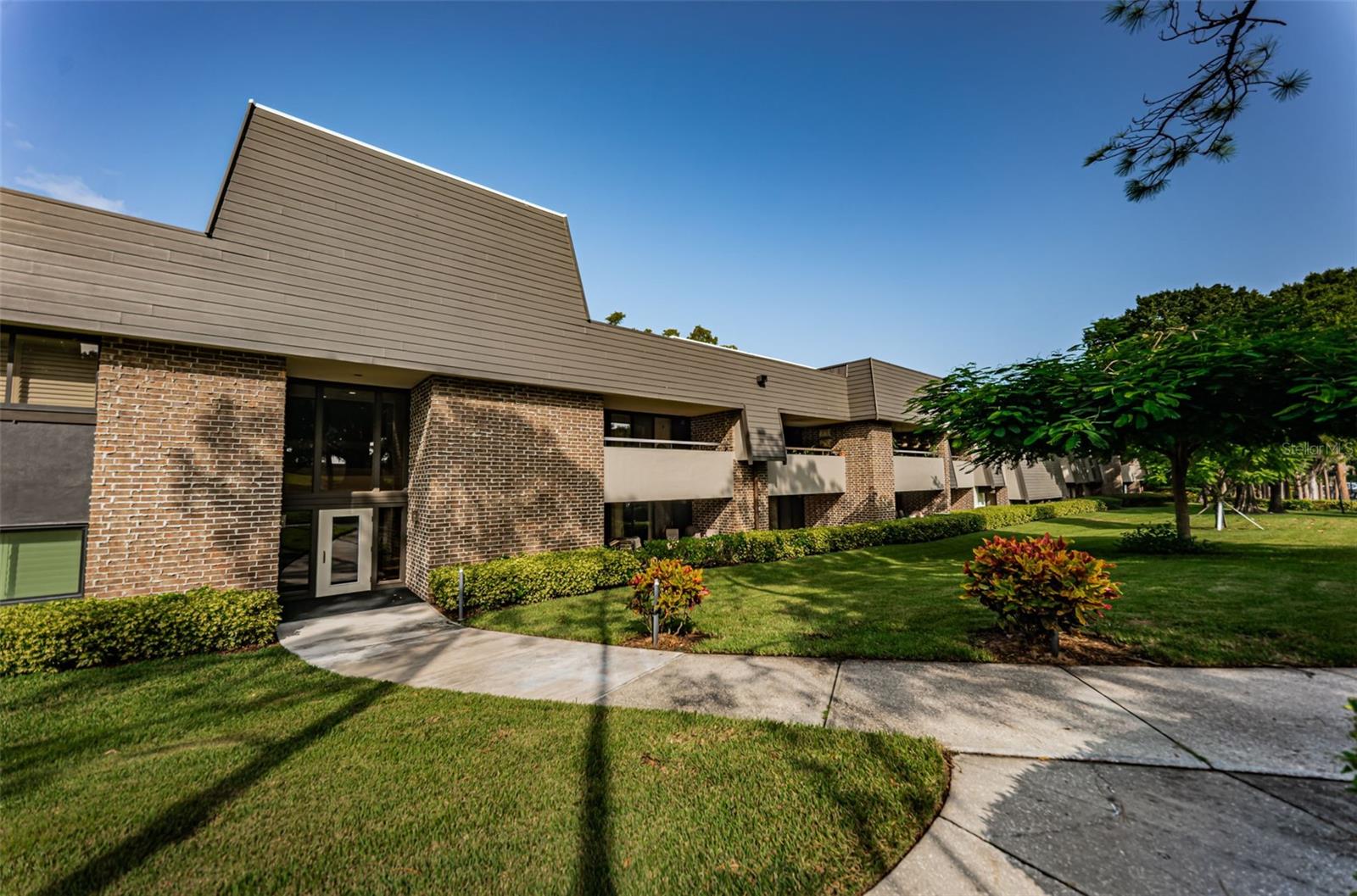 36750 US HIGHWAY 19 N, #3-209, Palm Harbor, FL 34683