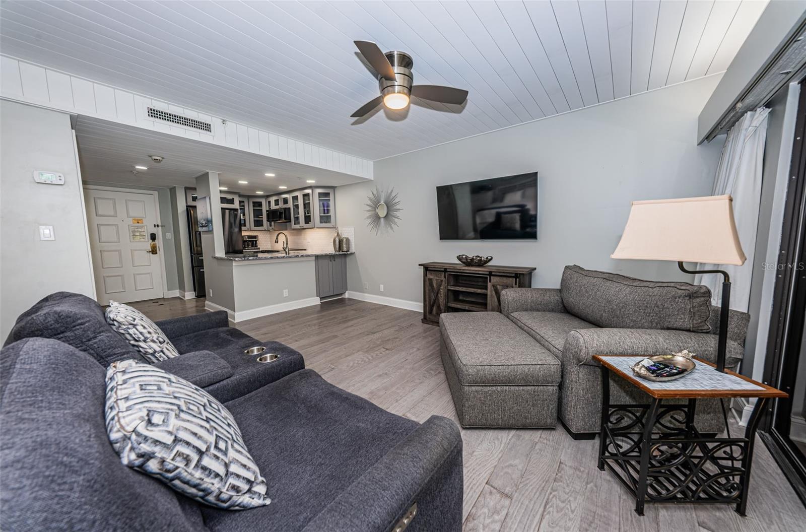36750 US HIGHWAY 19 N, #3-209, Palm Harbor, FL 34683