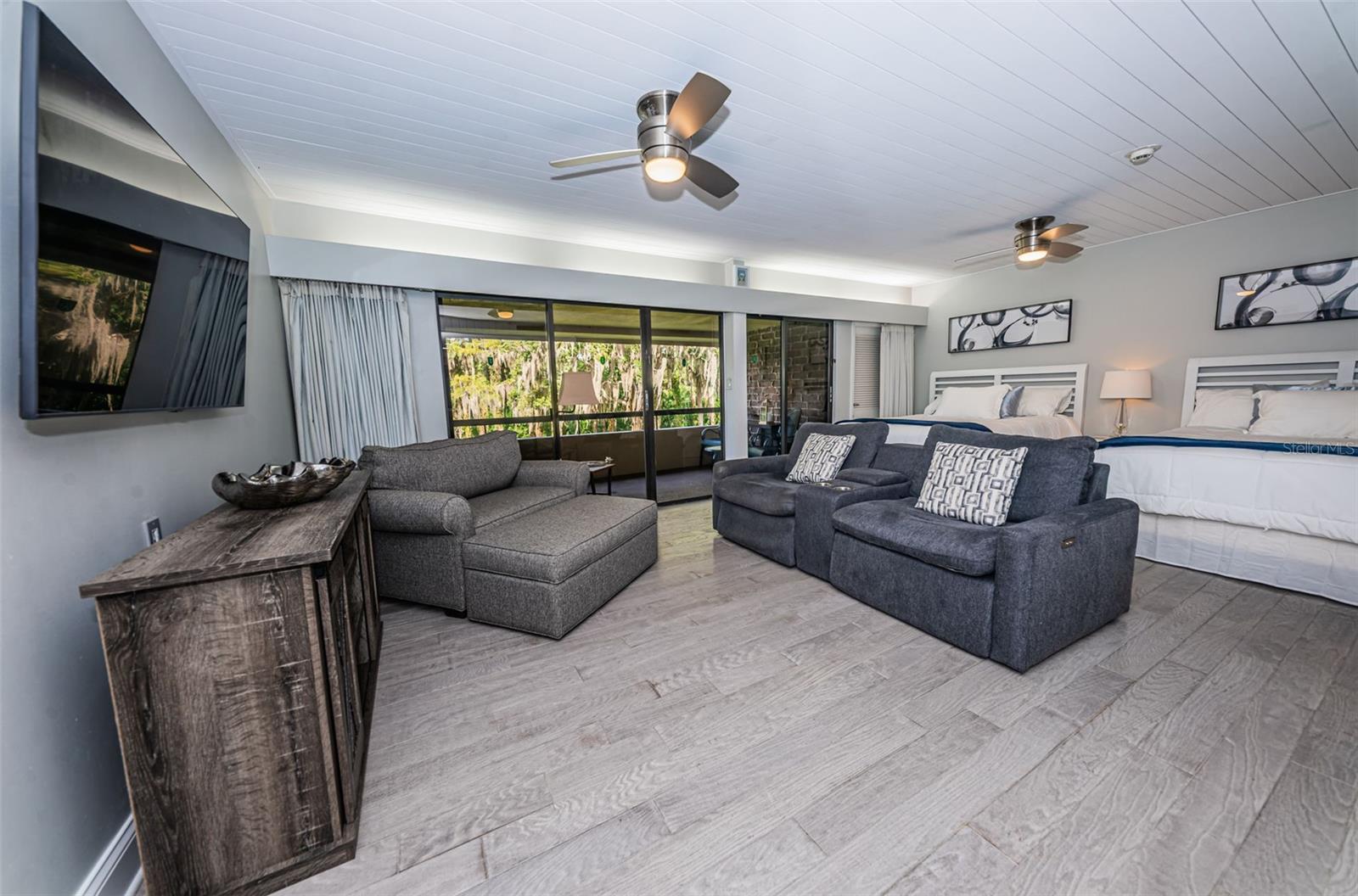 36750 US HIGHWAY 19 N, #3-209, Palm Harbor, FL 34683