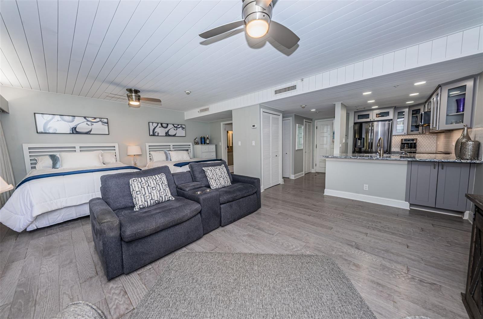 36750 US HIGHWAY 19 N, #3-209, Palm Harbor, FL 34683