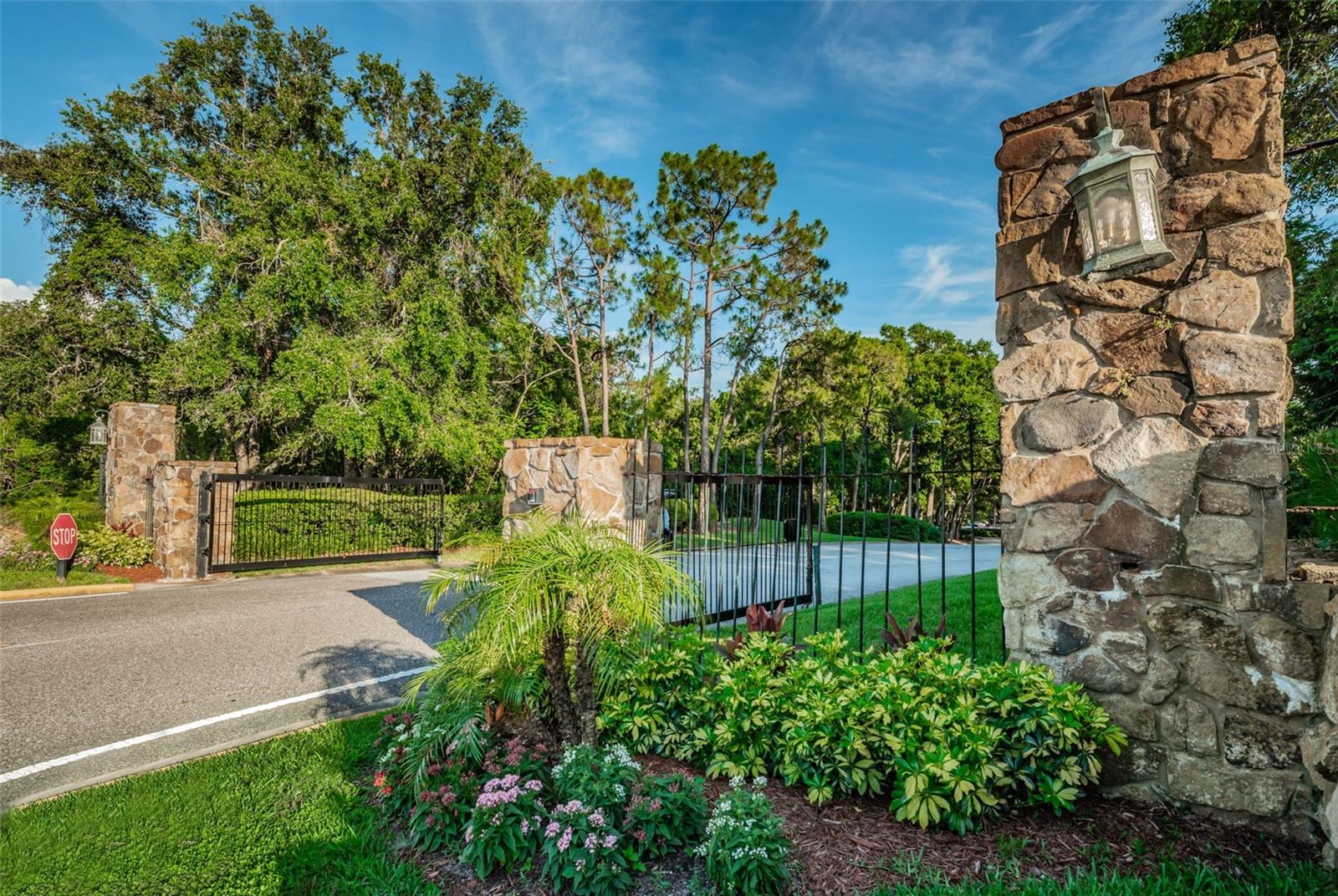 36750 US HIGHWAY 19 N, #3-209, Palm Harbor, FL 34683