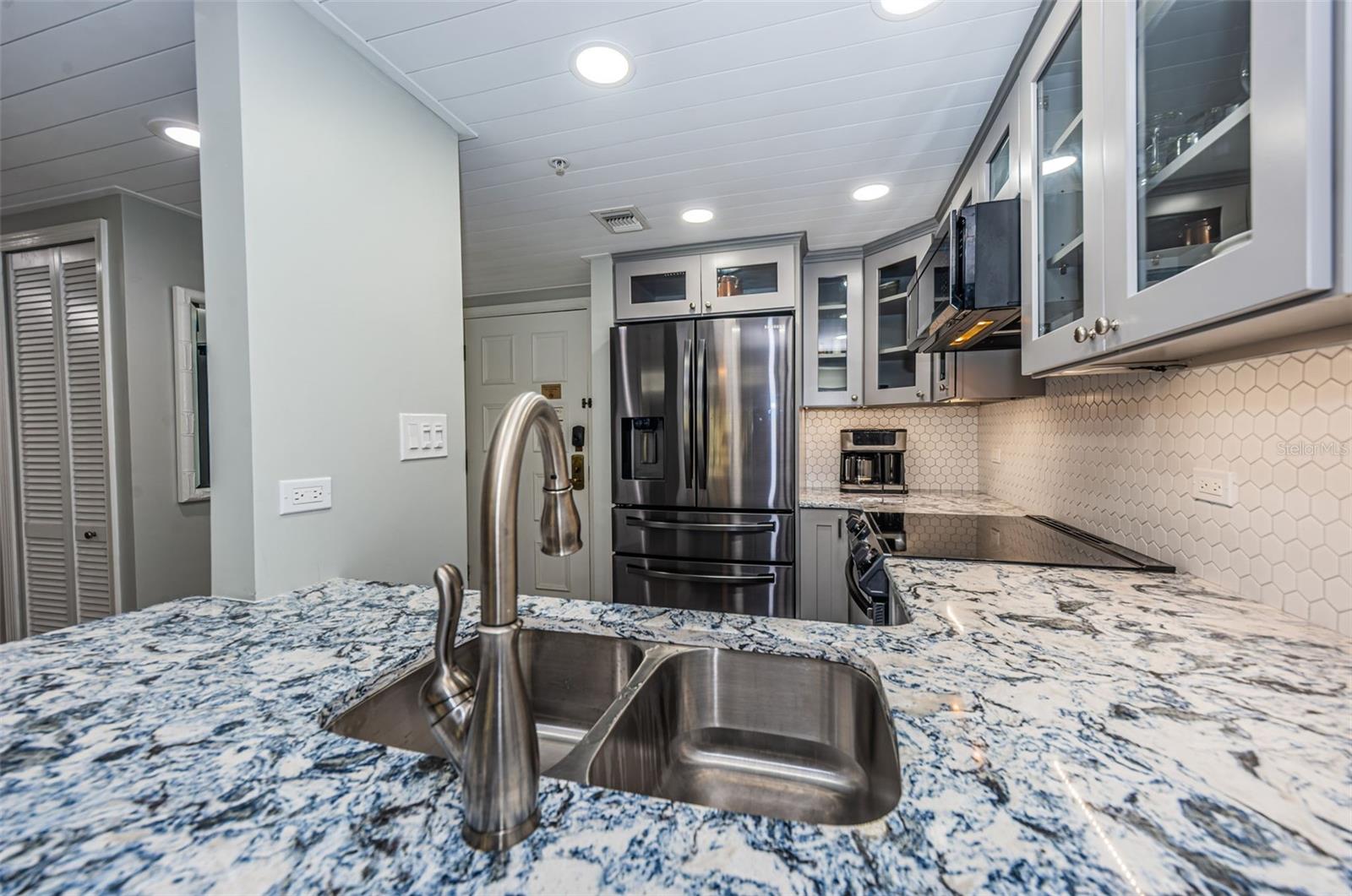 36750 US HIGHWAY 19 N, #3-209, Palm Harbor, FL 34683