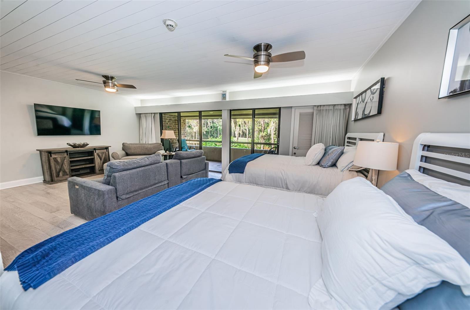 36750 US HIGHWAY 19 N, #3-209, Palm Harbor, FL 34683