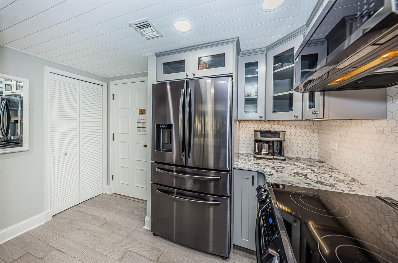 36750 US HIGHWAY 19 N, #3-209, Palm Harbor, FL 34683