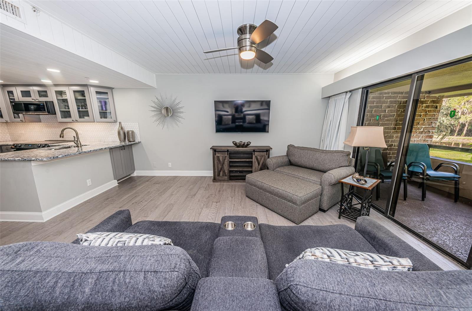 36750 US HIGHWAY 19 N, #3-209, Palm Harbor, FL 34683