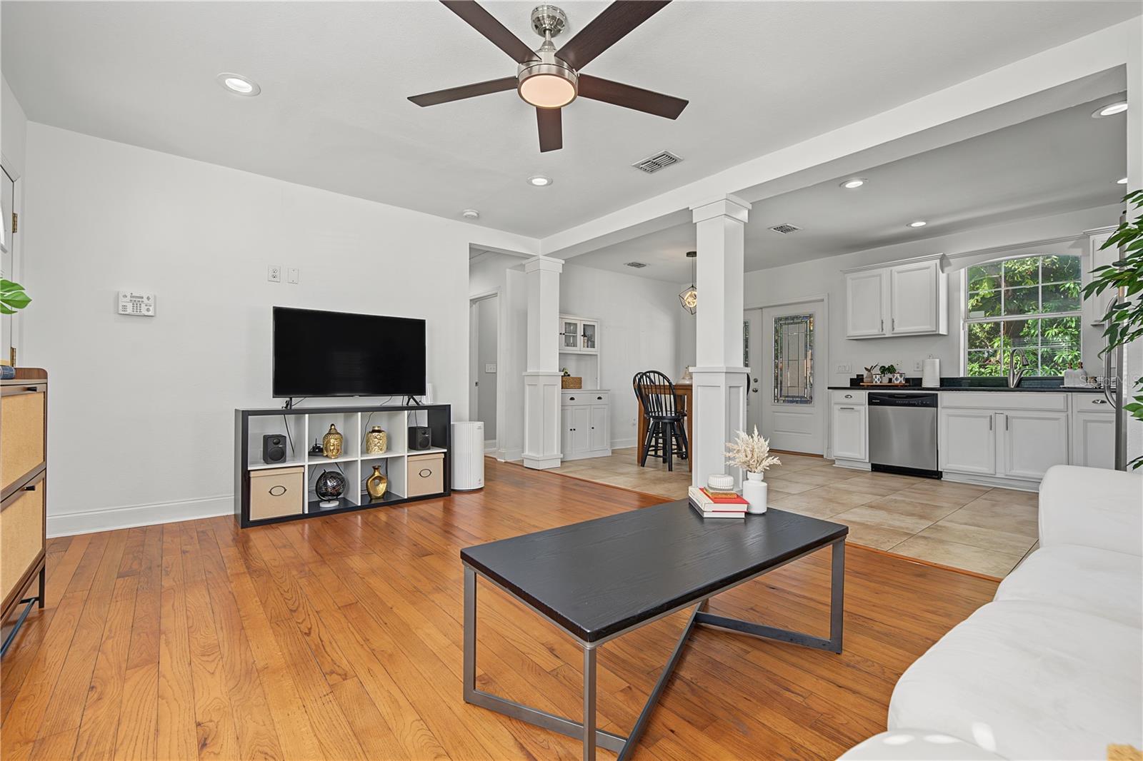 2801 S MANHATTAN AVENUE, Tampa, FL 33629
