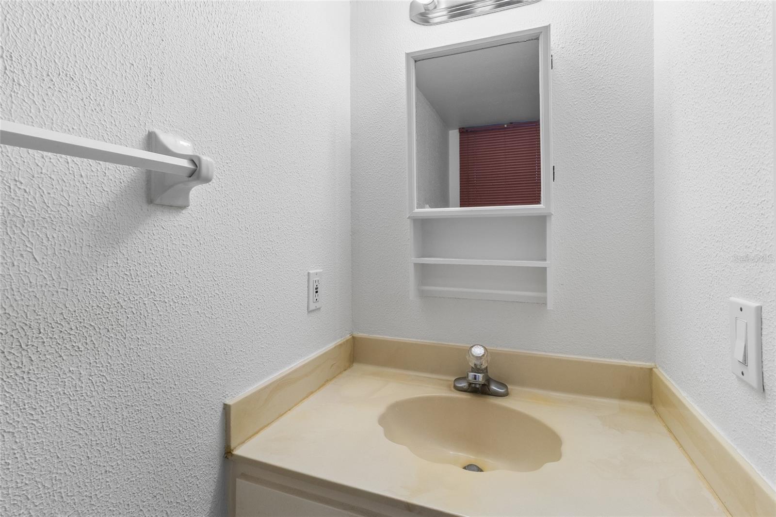 1/2 bath down stairs