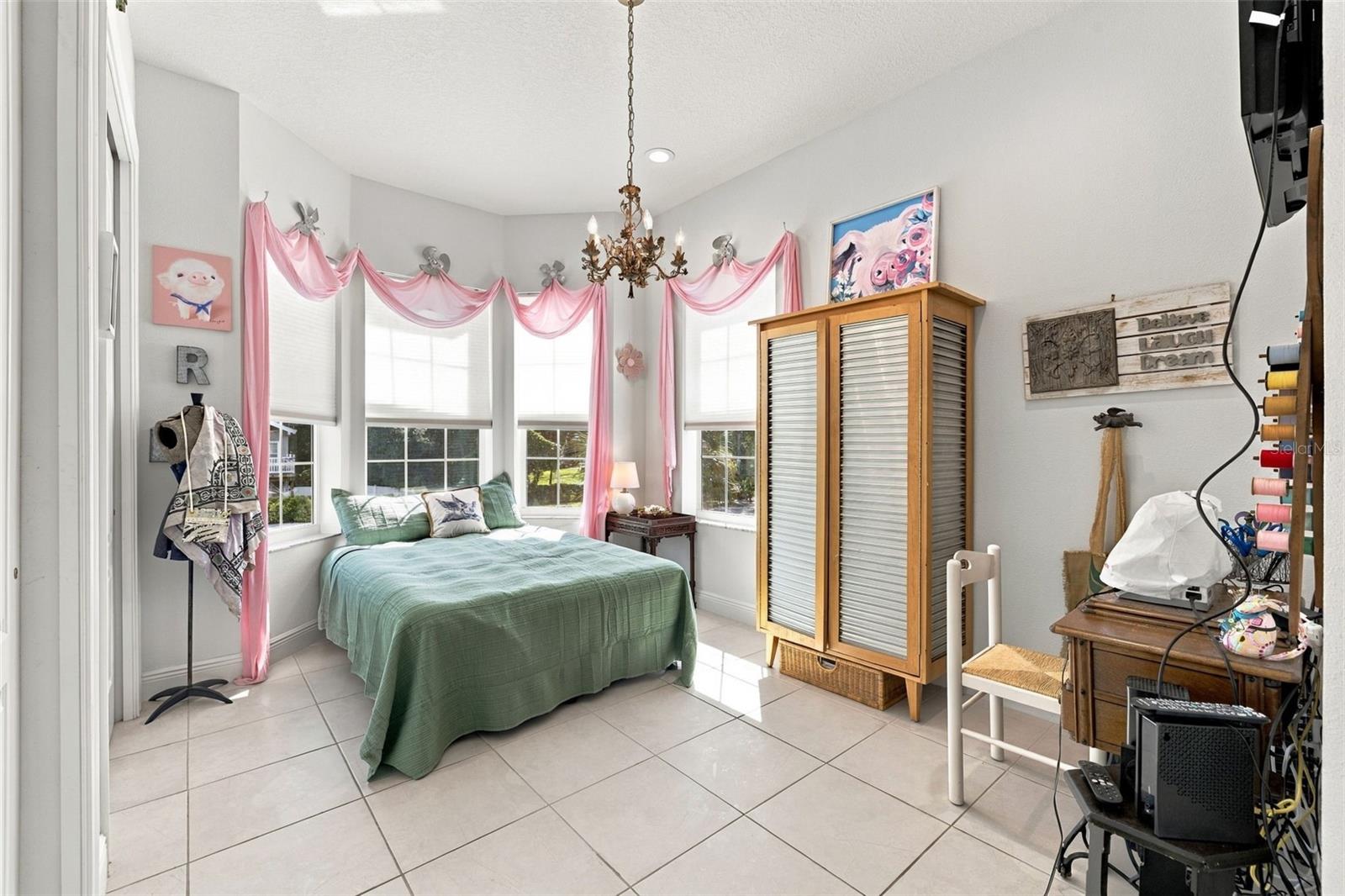 4001 42ND STREET S, St Petersburg, FL 33711