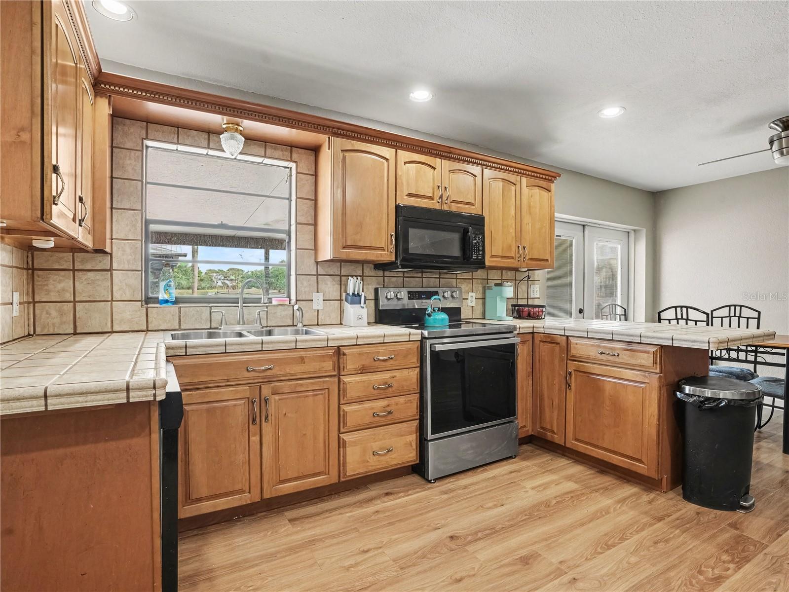 9001 SCALES RD, Lakeland, FL 33810 9001 SCALES RD, Lakeland, FL 33810