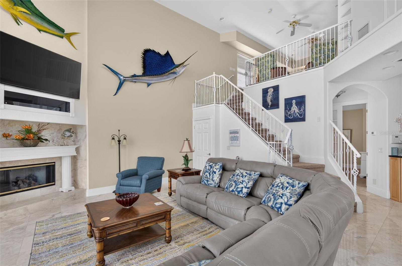 LOFT OFF FAMILY ROOM