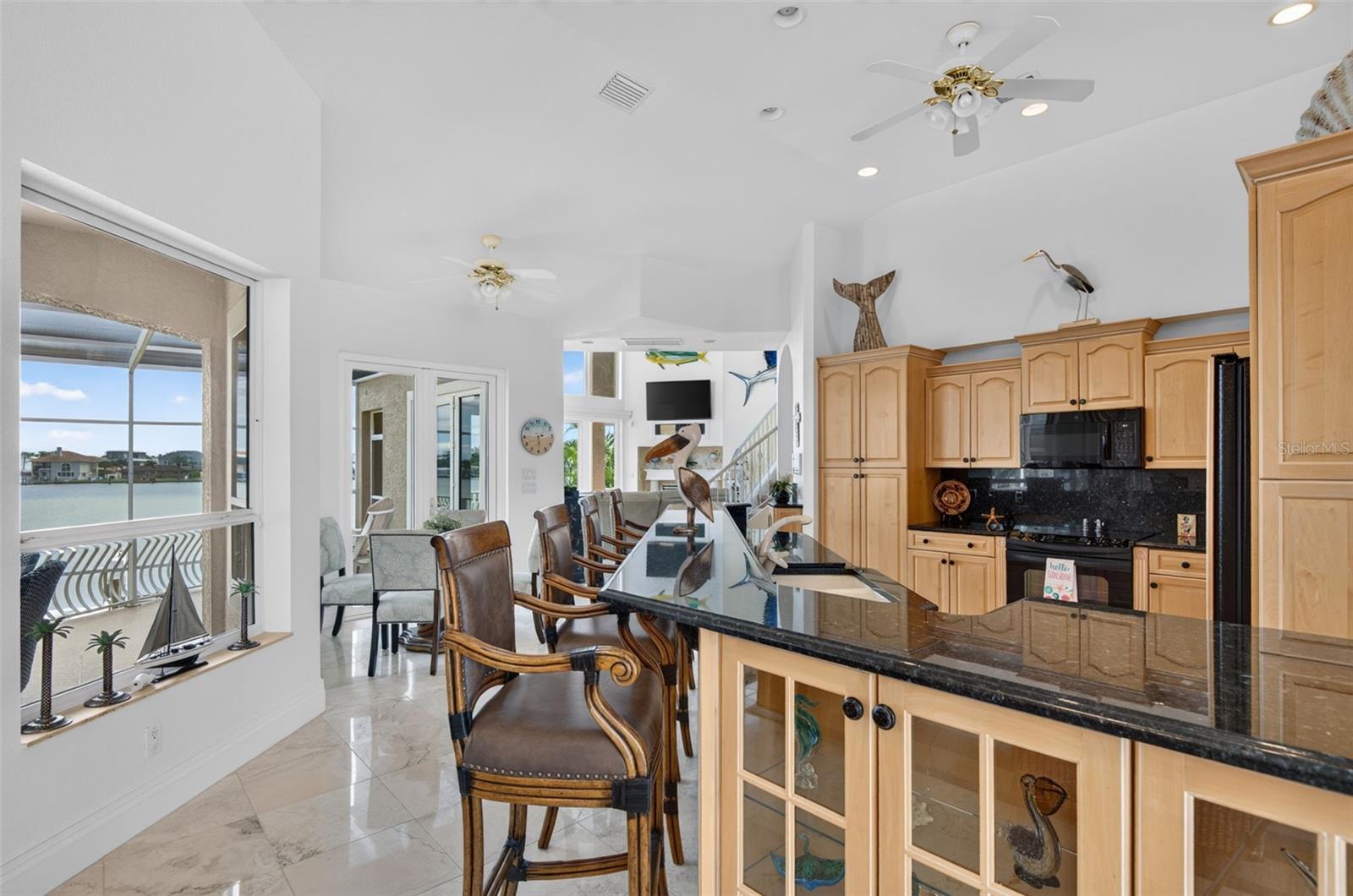 BREAKFAST BAR IN KITCHEN