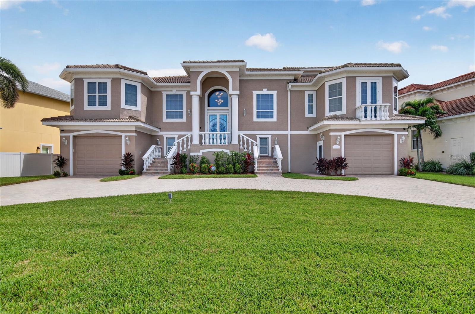 CIRCLE DRIVEWAY DOLPHIN