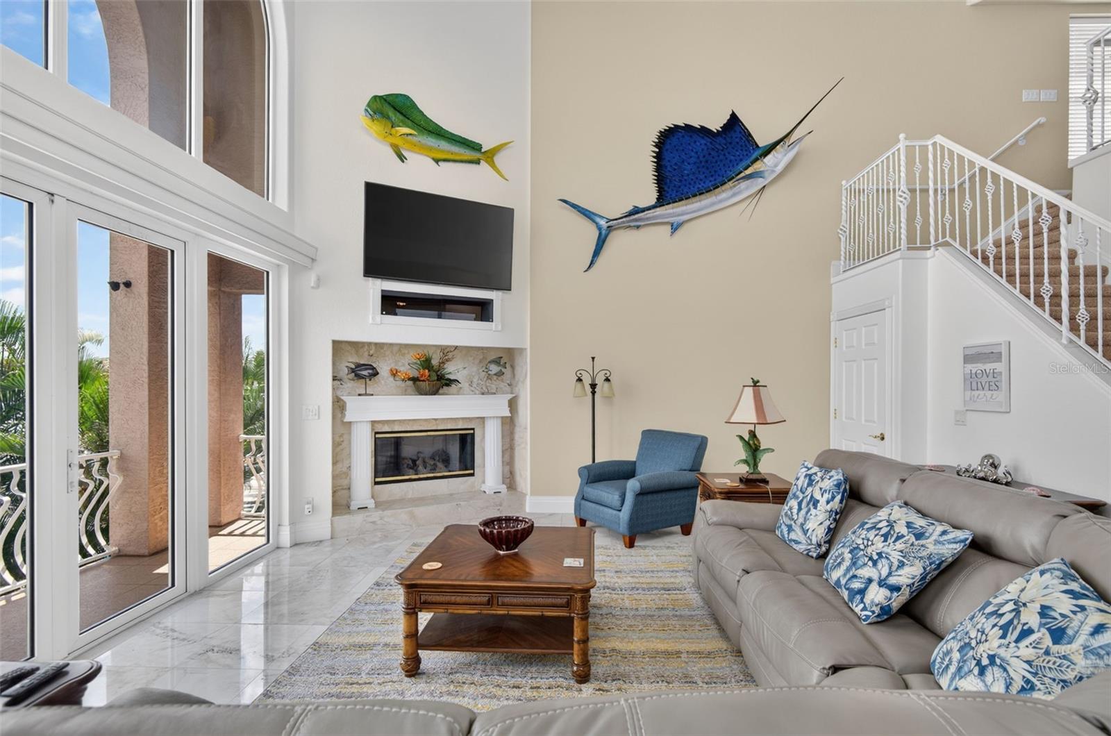 BALCONY OFF FAMILY ROOM