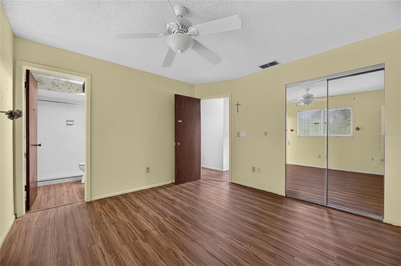 332 BRANDYWINE DRIVE, Valrico, FL 33594