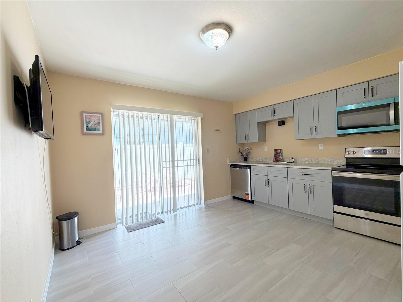 615 2ND AVENUE NE, #A, Largo, FL 33770