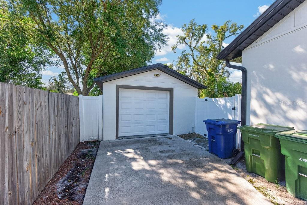 2009 E JEAN STREET, Tampa, FL 33610