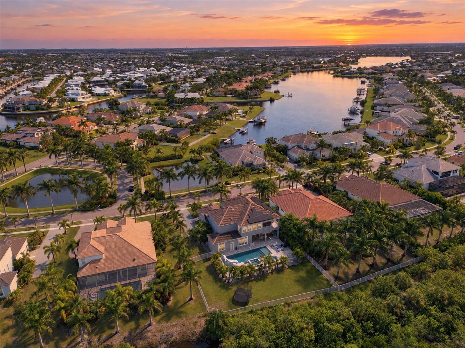 832 MANNS HARBOR DRIVE, Apollo Beach, FL 33572