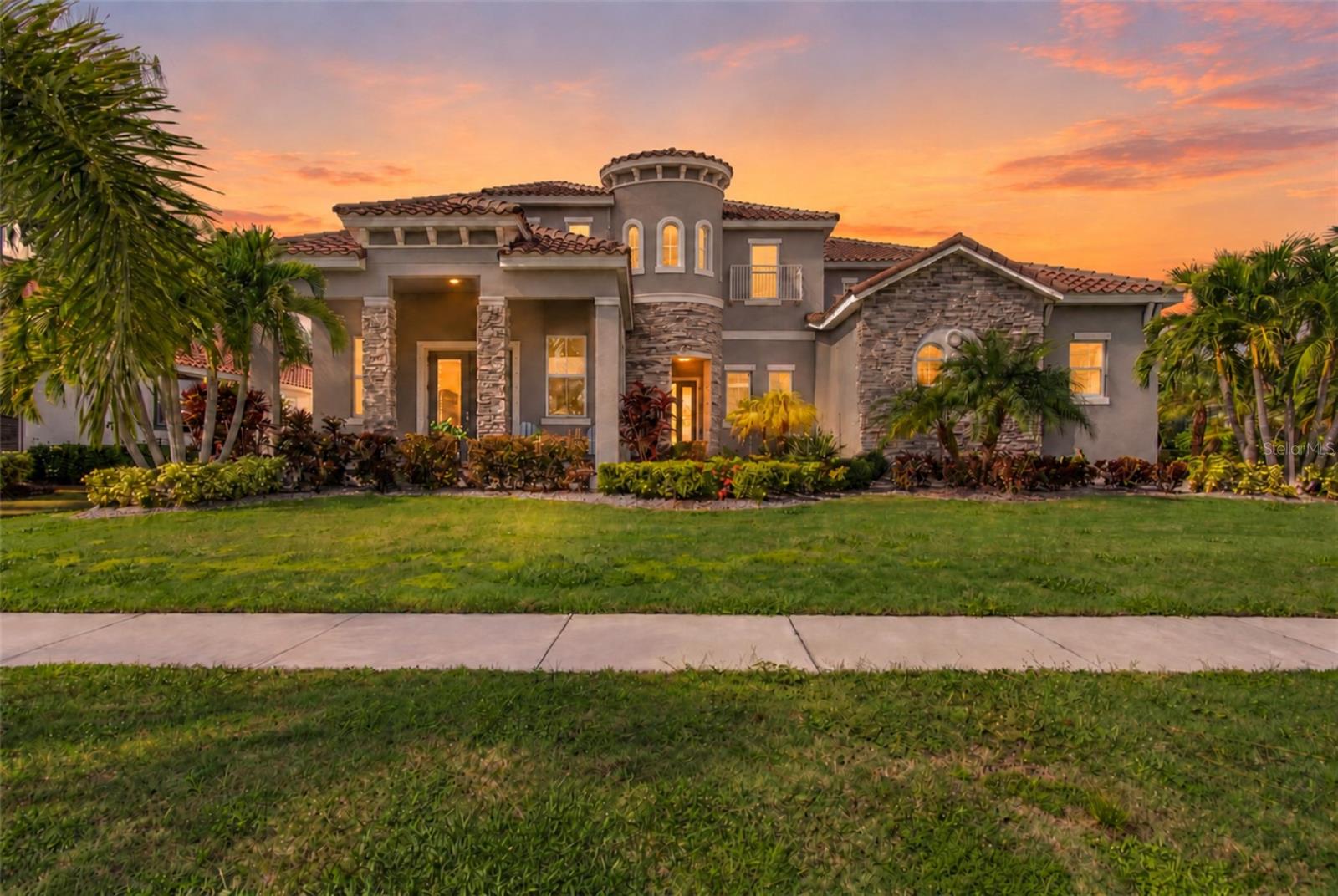 832 MANNS HARBOR DRIVE, Apollo Beach, FL 33572