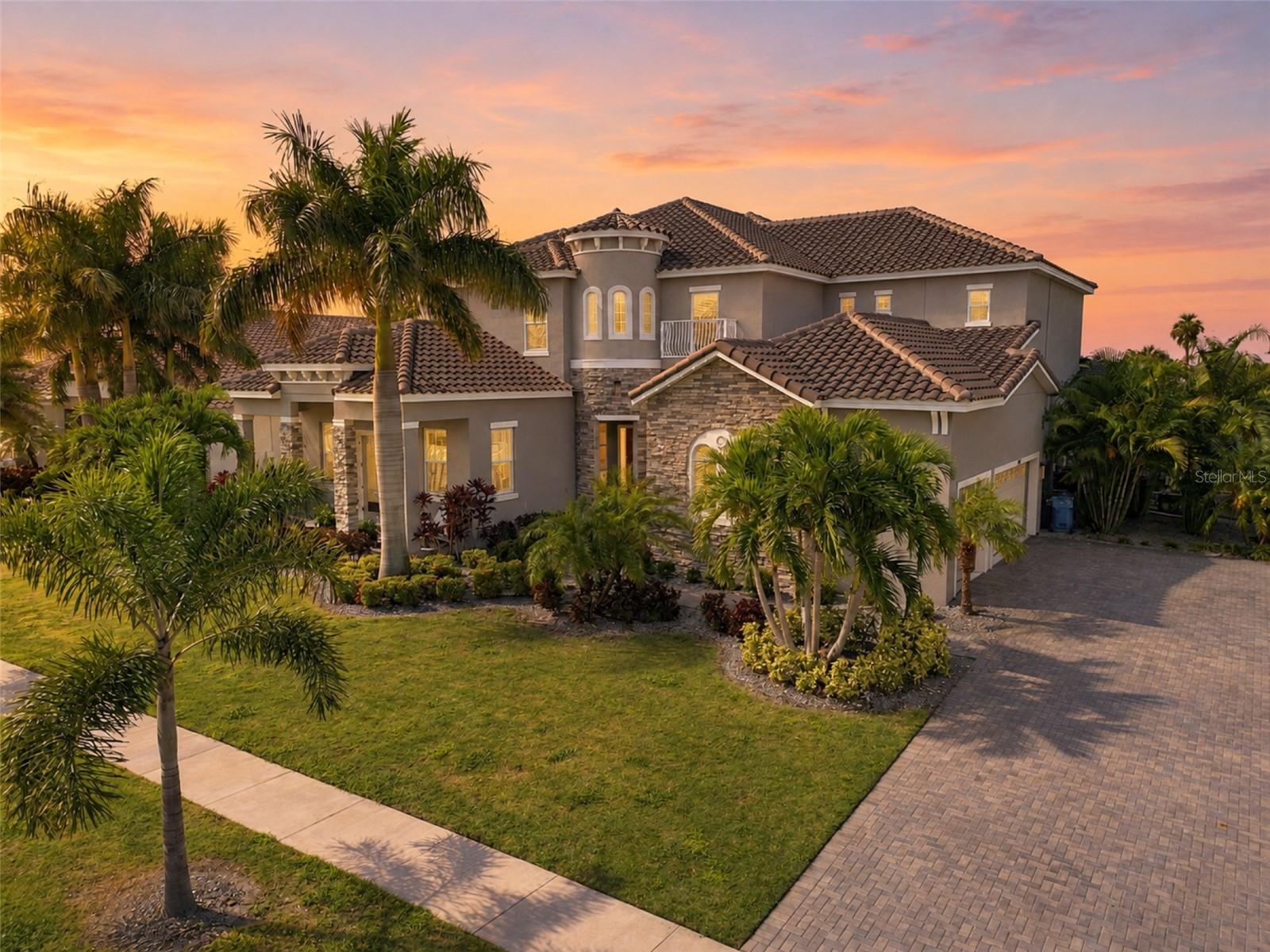 832 MANNS HARBOR DRIVE, Apollo Beach, FL 33572