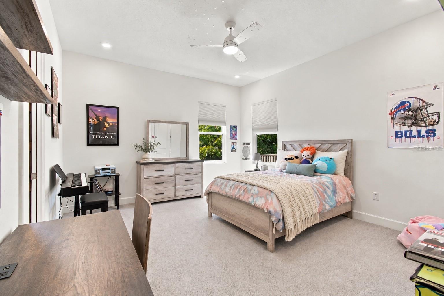 832 MANNS HARBOR DRIVE, Apollo Beach, FL 33572