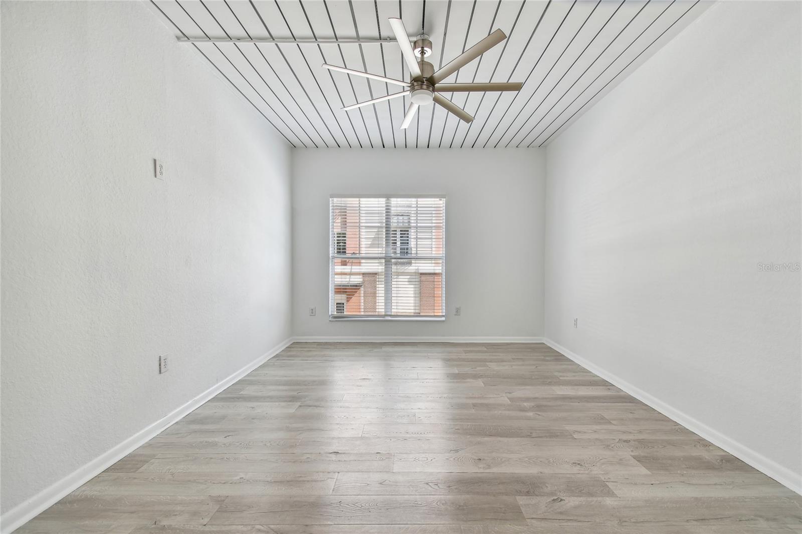 2410 W AZEELE STREET, #222, Tampa, FL 33609