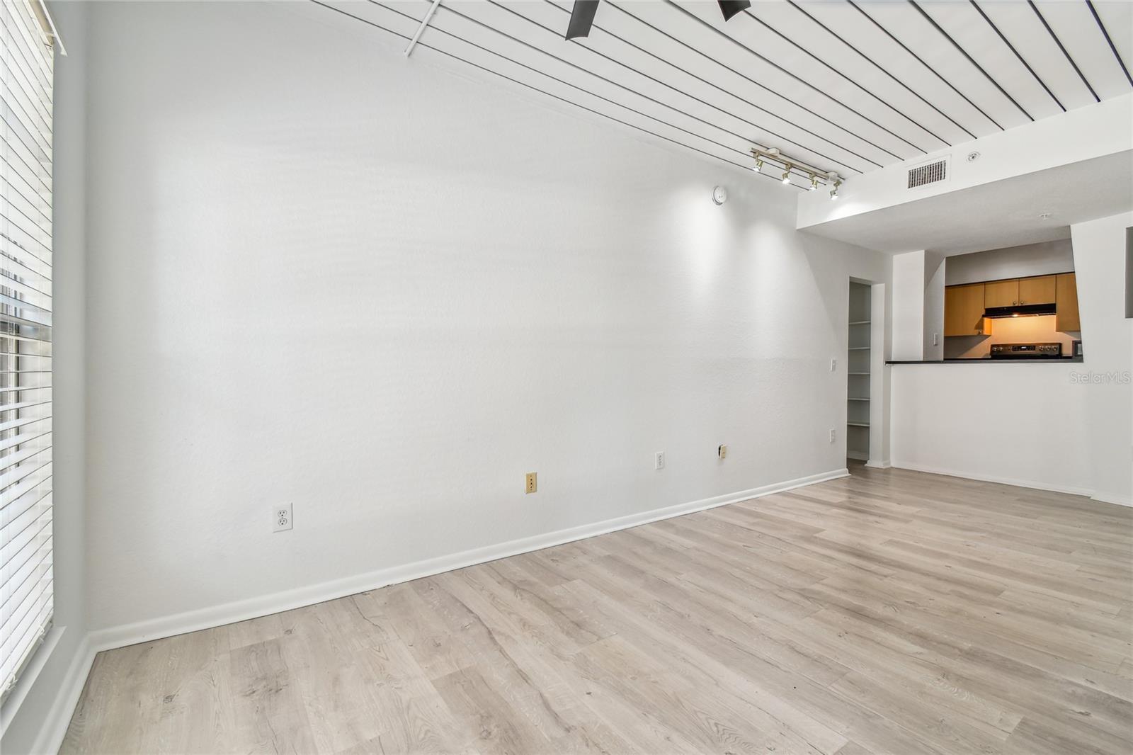 2410 W AZEELE STREET, #222, Tampa, FL 33609