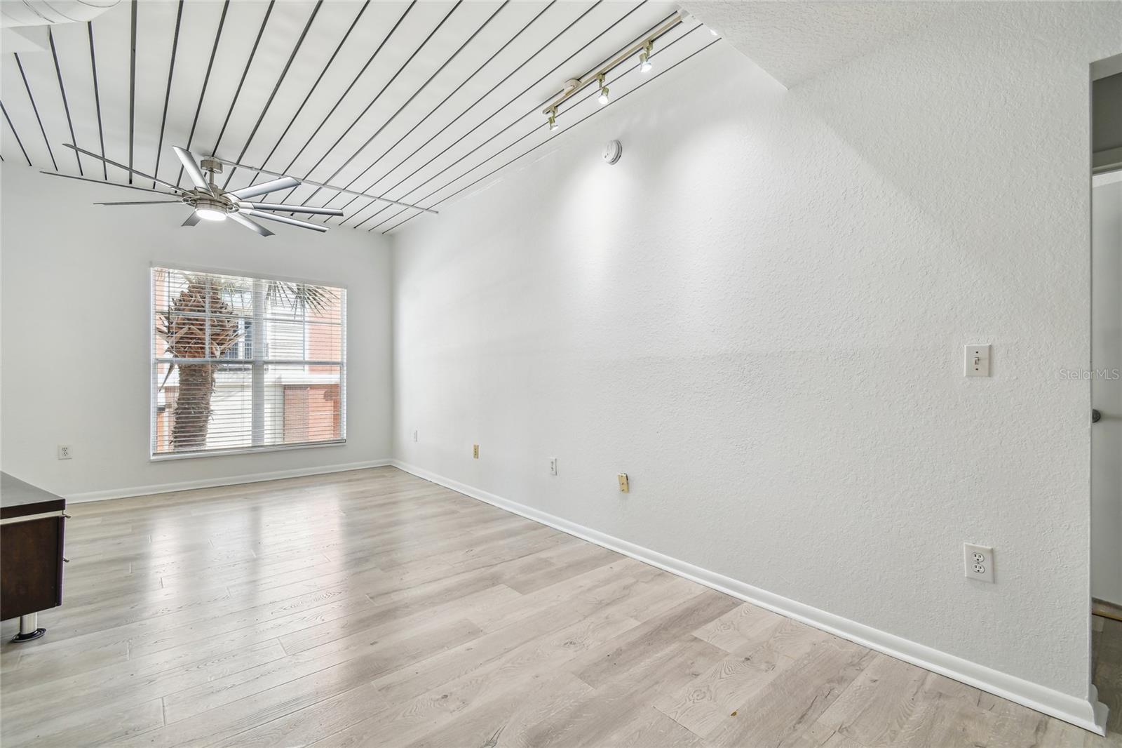 2410 W AZEELE STREET, #222, Tampa, FL 33609