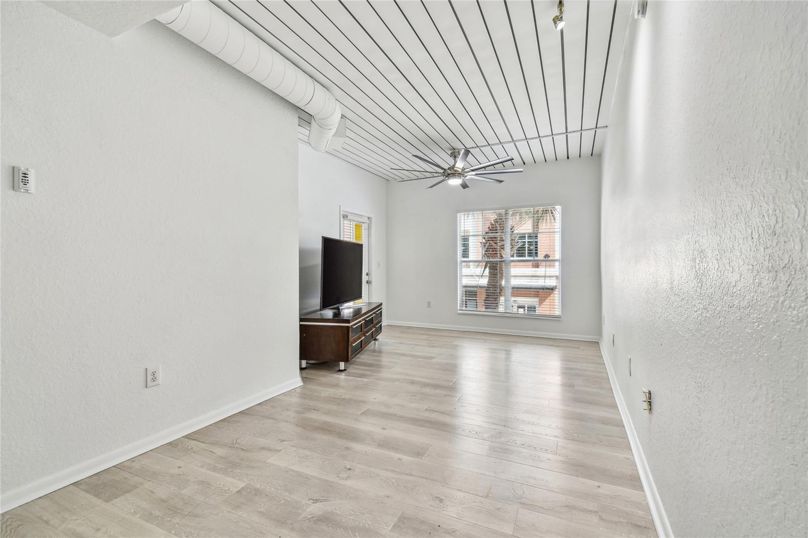2410 W AZEELE STREET, #222, Tampa, FL 33609