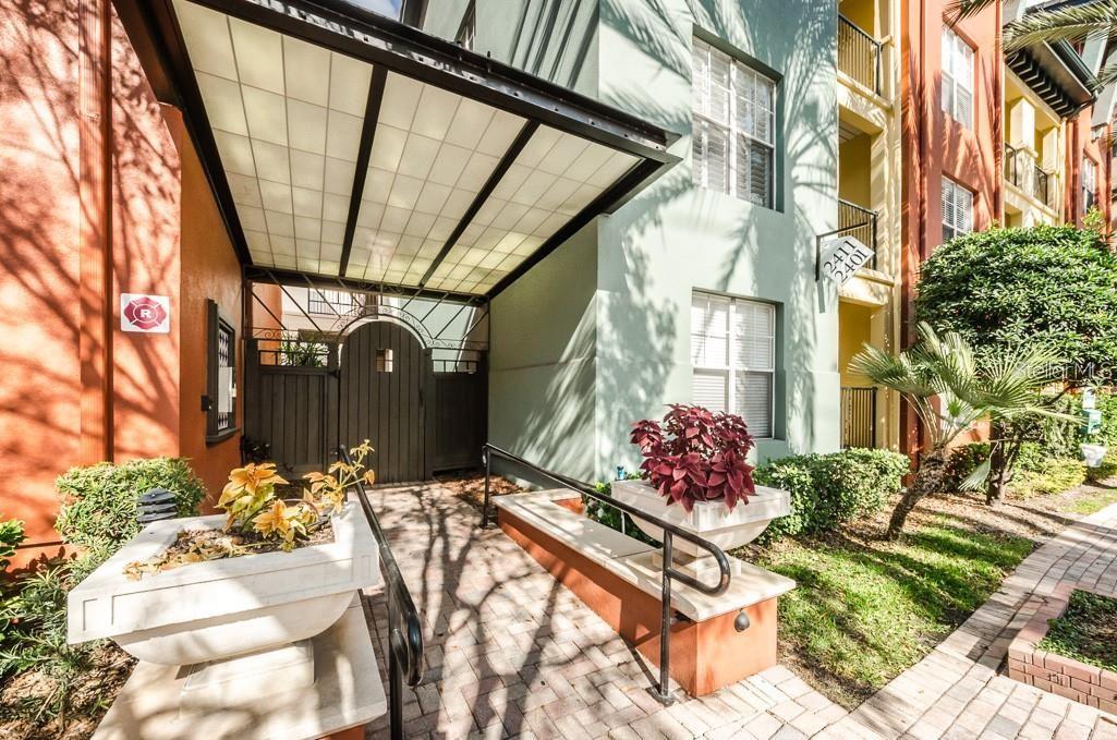 2410 W AZEELE STREET, #222, Tampa, FL 33609