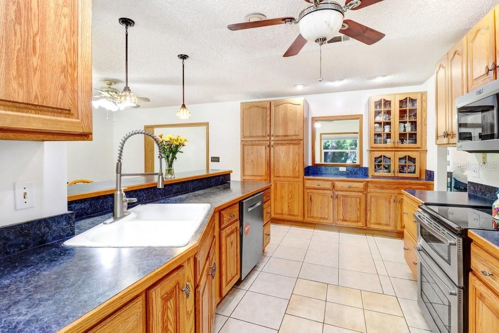 3709 CASABA LOOP, Valrico, FL 33596