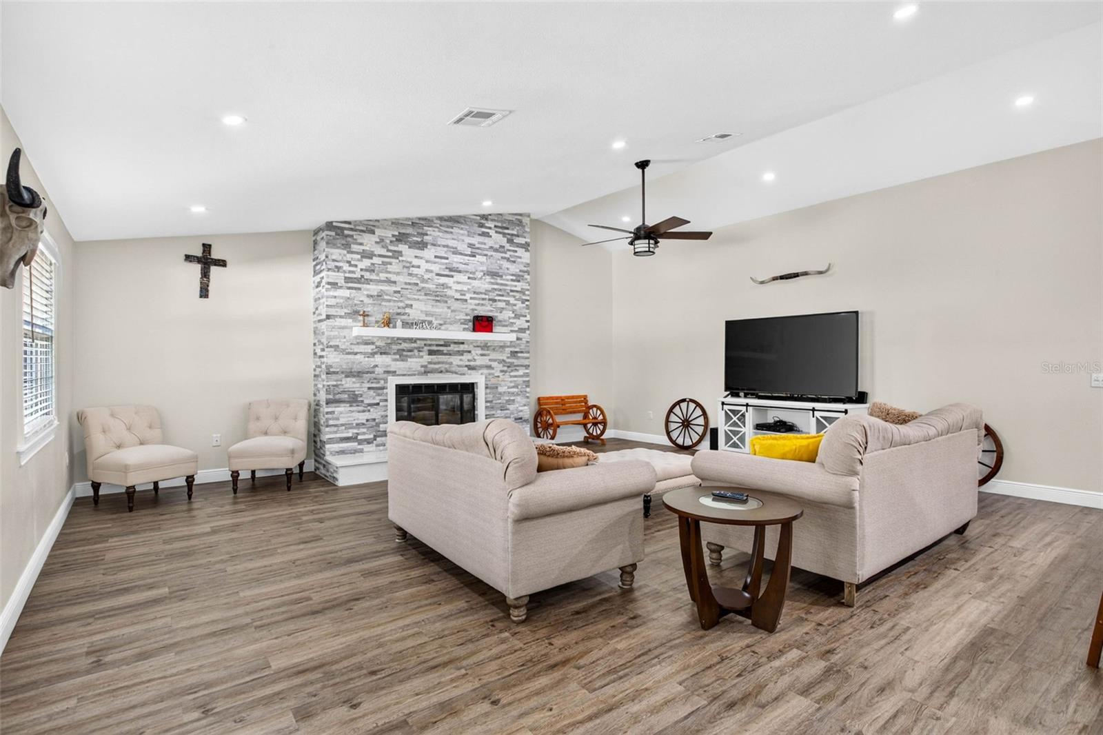 10326 OSCEOLA DRIVE, New Port Richey, FL 34654 10326 OSCEOLA DRIVE, New Port Richey, FL 34654