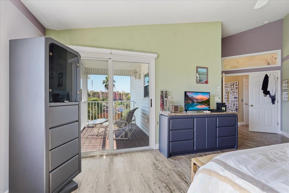 101 SHOALS CIRCLE, North Redington Beach, FL 33708