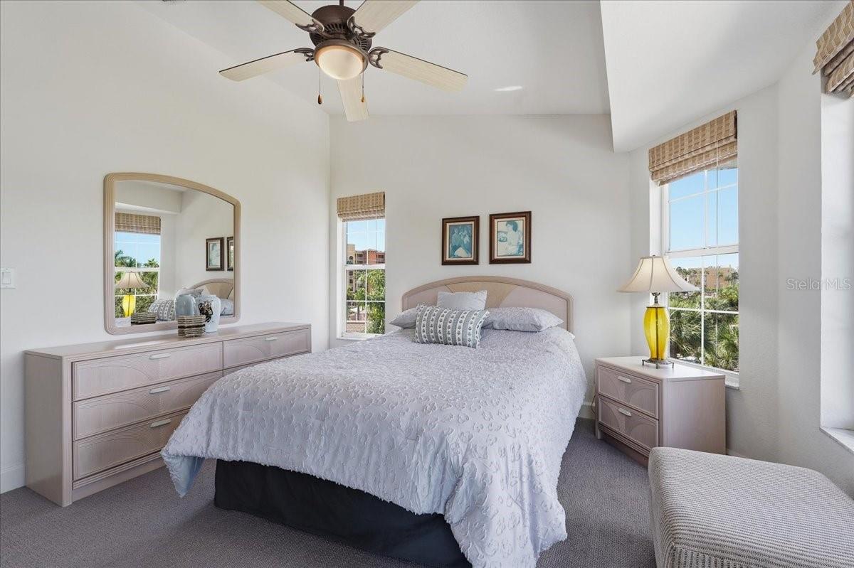 101 SHOALS CIRCLE, North Redington Beach, FL 33708