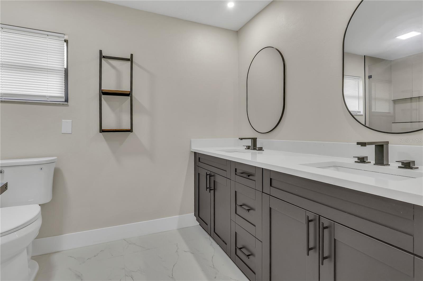 10106 LAKEVIEW DRIVE, New Port Richey, FL 34654