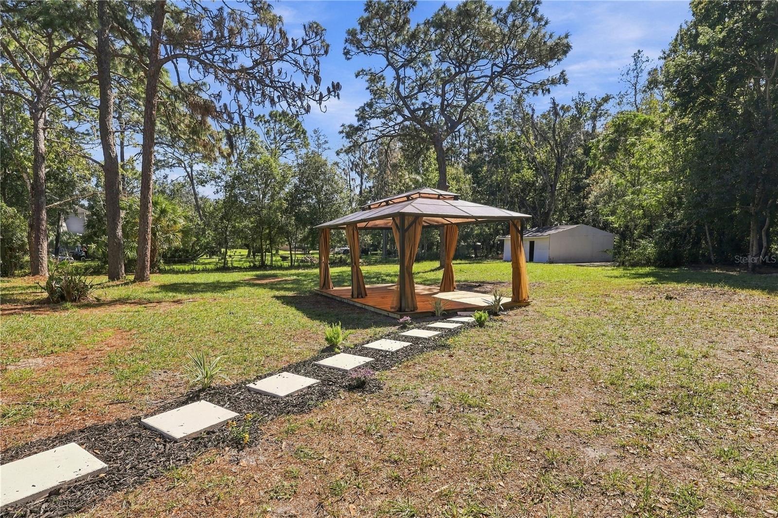 10106 LAKEVIEW DRIVE, New Port Richey, FL 34654