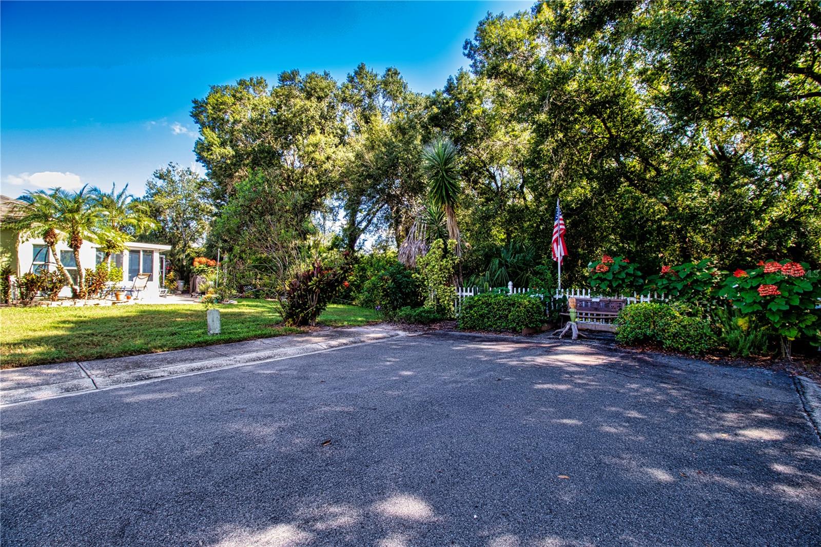 2001 GARDENIA LANDINGS LANE, Sun City Center, FL 33573