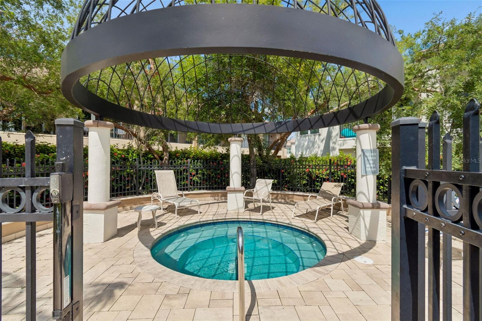 816 NORMANDY TRACE ROAD, Tampa, FL 33602