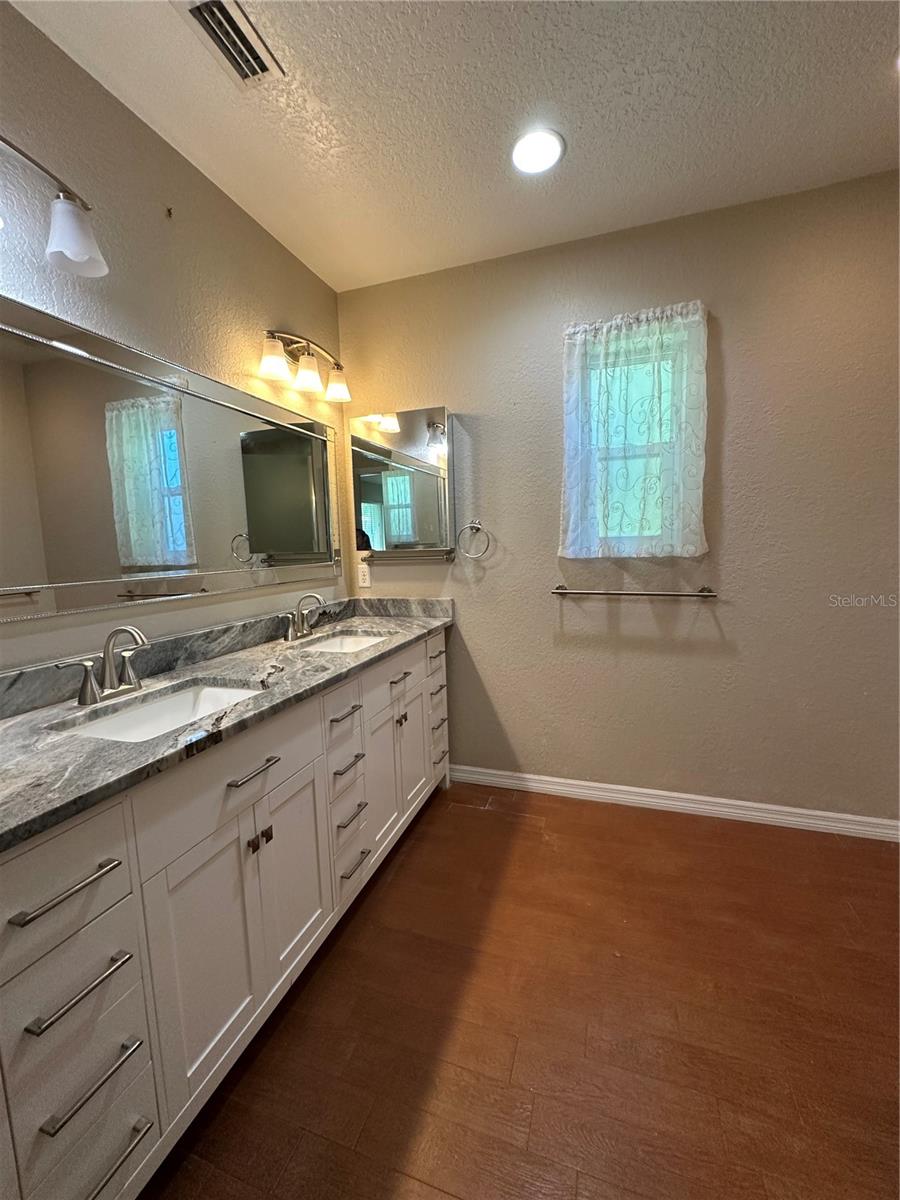 1791 EZELLE AVENUE, Largo, FL 33770