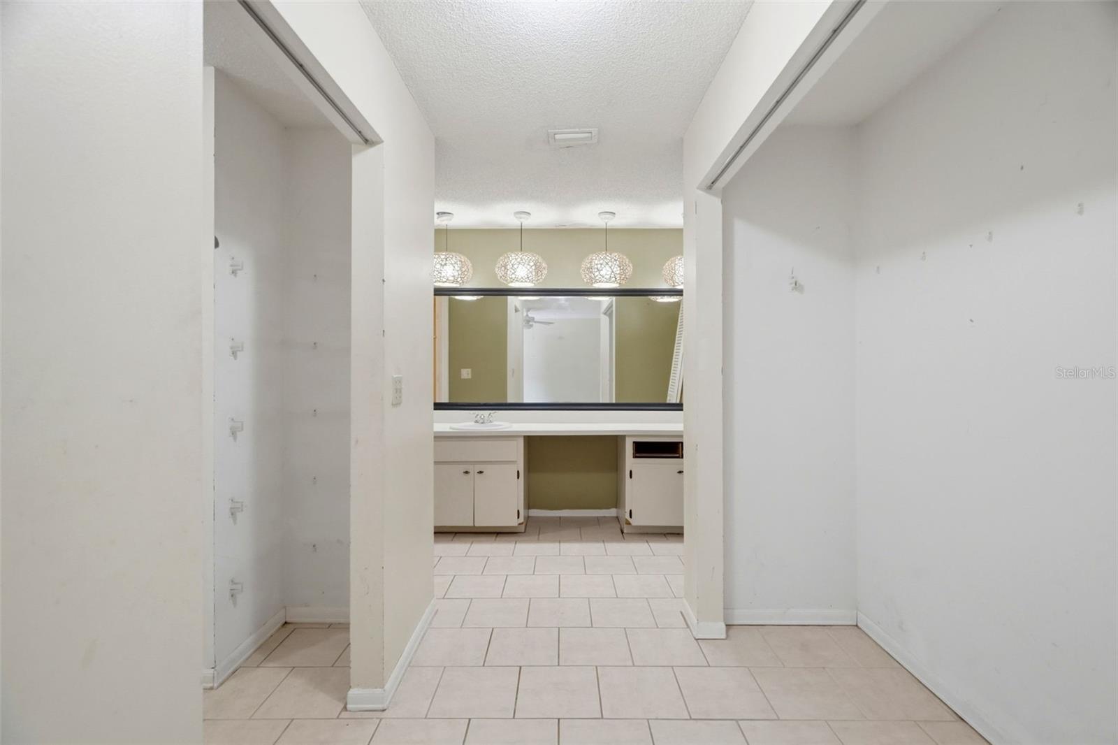 8326 SYLVAN WOODS DRIVE, Sarasota, FL 34243