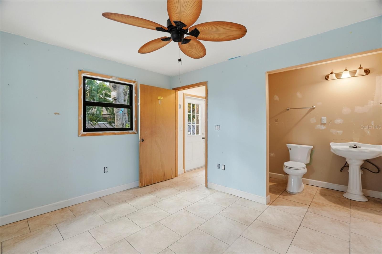 8326 SYLVAN WOODS DRIVE, Sarasota, FL 34243