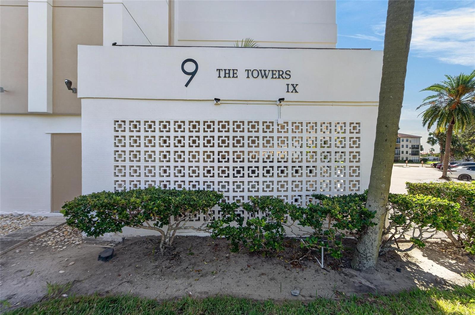 19029 US HIGHWAY 19 N, #9-202, Clearwater, FL 33764