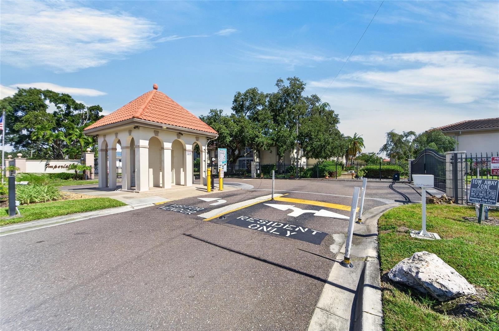19029 US HIGHWAY 19 N, #9-202, Clearwater, FL 33764