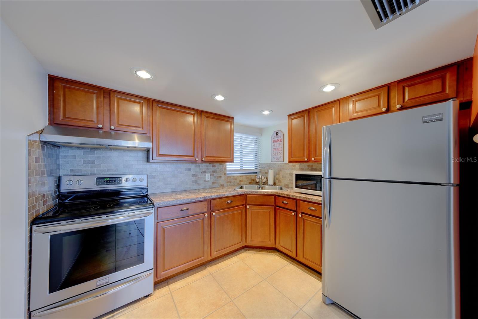 500 N OSCEOLA AVENUE, #609, Clearwater, FL 33755 500 N OSCEOLA AVENUE, #609, Clearwater, FL 33755