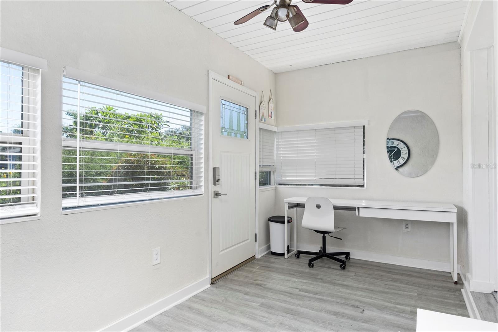 924 32ND STREET N, St Petersburg, FL 33713