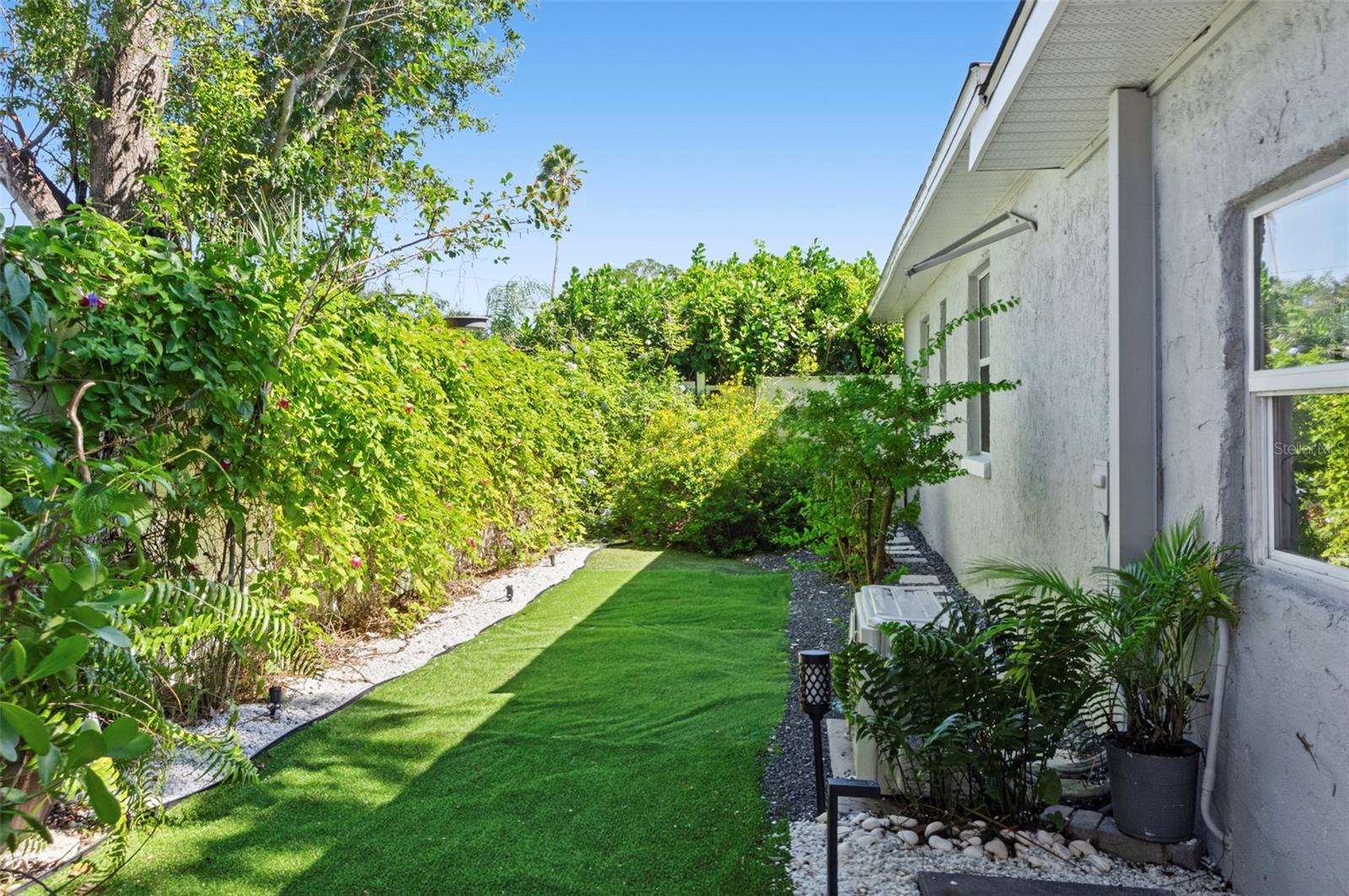 924 32ND STREET N, St Petersburg, FL 33713