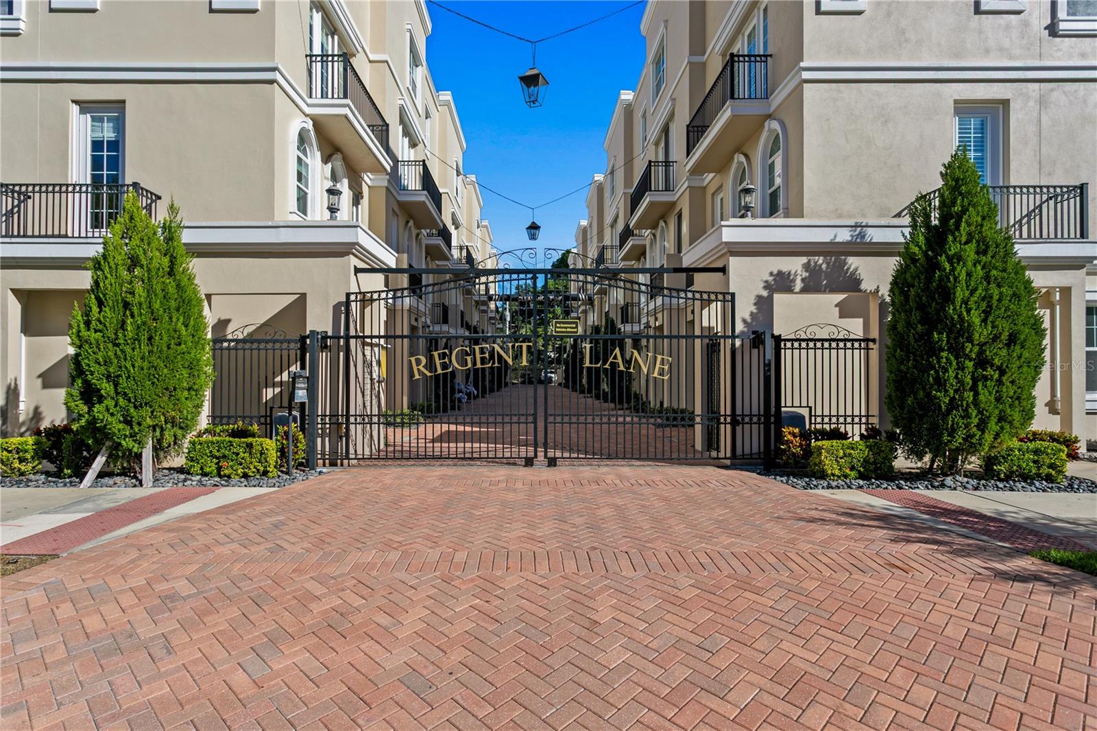 400 REGENT LANE N, St Petersburg, FL 33701 400 REGENT LANE N, St Petersburg, FL 33701