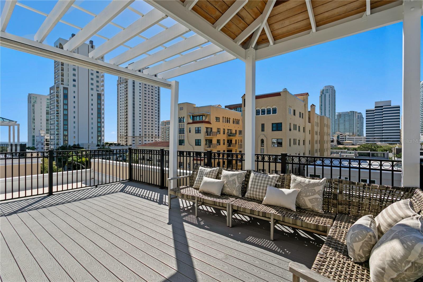 400 REGENT LANE N, St Petersburg, FL 33701