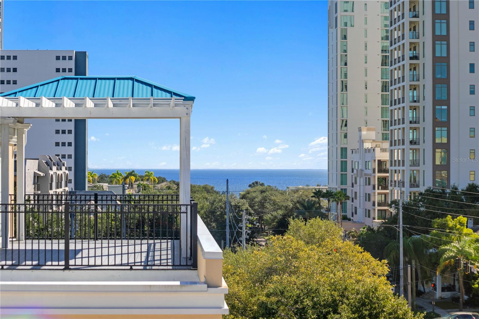 400 REGENT LANE N, St Petersburg, FL 33701