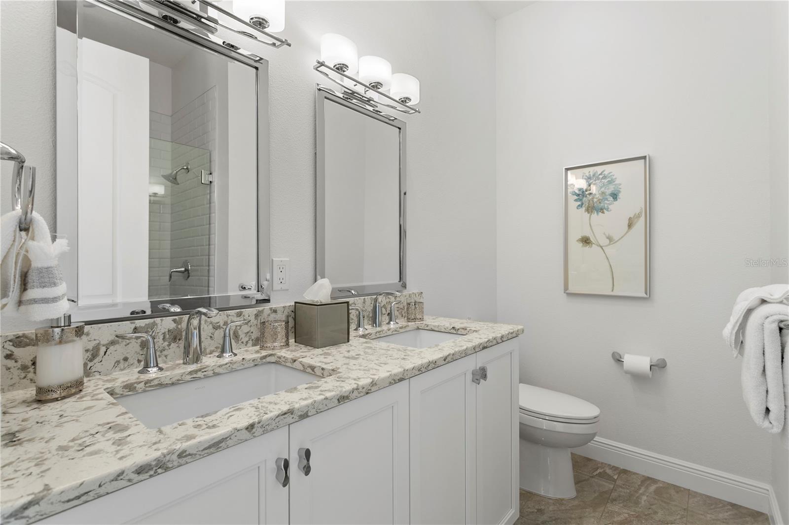400 REGENT LANE N, St Petersburg, FL 33701